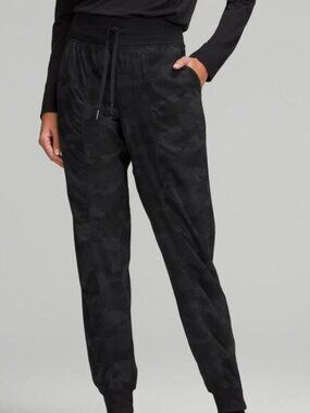 Lululemon Black Camo Jogger Pants • Size 0